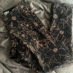 Size large Nike yoga pants